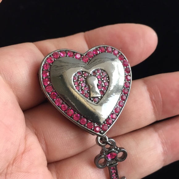 🖤©️FAF💕crystal heart locket brooch - Picture 3 of 10